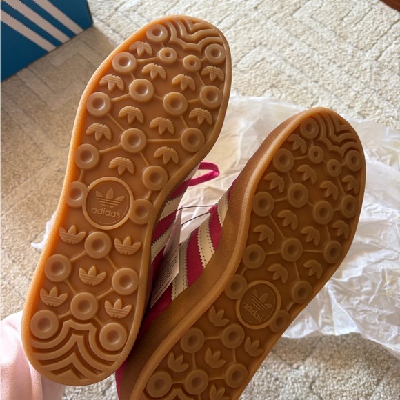 Adidas Gazelle Indoor W Pink Suede Sneakers with White Stripes - Picture 5 of 7